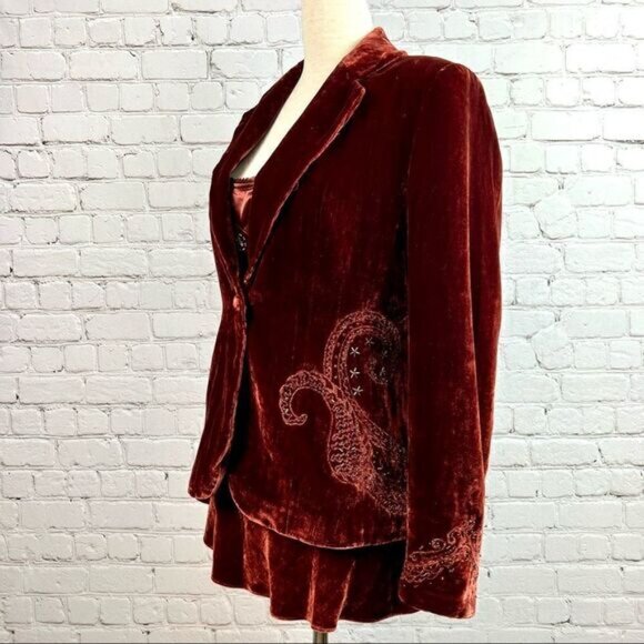 Reba 2 Piece Set: Wine Colored Velvet Sequin Top & Jacket Set Sz 6/8 - Picture 4 of 16